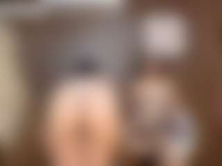 Live cam show with dayannawins - Shaved Pussy on Gym Cam Girls