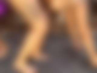 Live cam show with dayannawins - Eating Pussy on chickslive.net