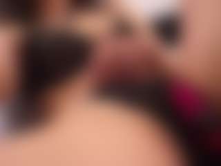 Live cam show with Delly - Deepthroat on Camsoda