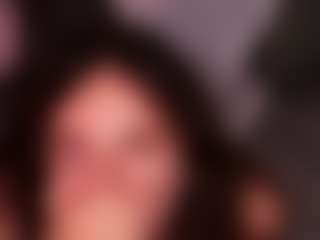 Live cam show with Delly - Big Tits on studioflirtlive.com
