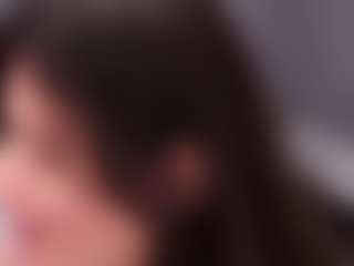 Live cam show with Delly - Doggy Style on sexytreat.net