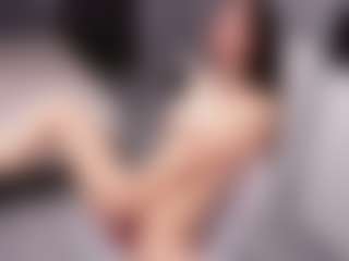 Live cam show with Delly - Doggy Style on SpunkLive