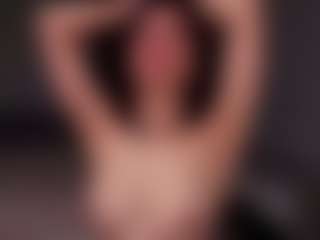 Live cam show with Delly - Lesbian on pussylord.com