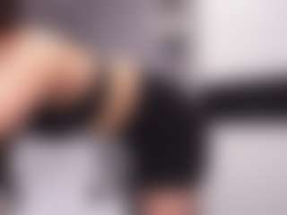 Live cam show with Delly - Young Adult on Dolls Live