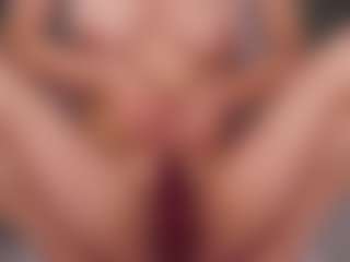 Live cam show with Delly - Hairy Pussy on SpunkLive