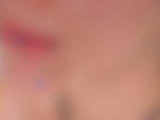 Live cam show with Delly - Athletic Young Adult on Camiplay Live