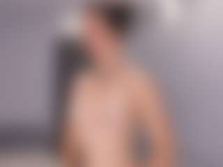 Live cam show with Delly - Hairy Pussy on SquirtSoMuch