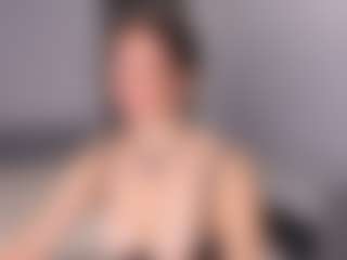 Live cam show with Delly - Bondage on Camming Site