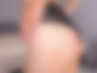 Live cam show with Delly - Dildo on madthumbs