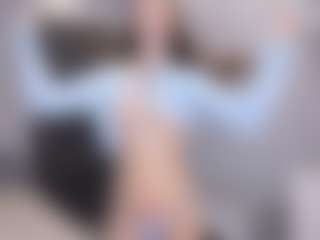 Live cam show with Delly - Big Ass on madthumbs