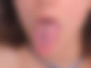 Live cam show with Delly - Spank on Camsoda