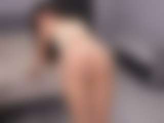Live cam show with Delly - Teen (18+) on Camsoda