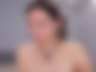 Live cam show with Delly - Athletic Teen (18+) on googirlz