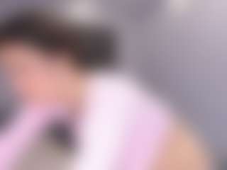 Live cam show with Delly - Solo on intimatelivegirls.com