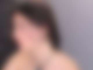 Live cam show with Delly - Athletic Teen (18+) on sexytreat.net