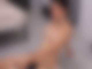 Live cam show with Delly - Lesbian on Milfs Live