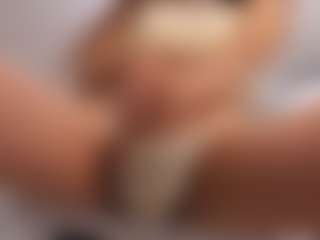 Live cam show with Delly - Solo on Camiplay Live