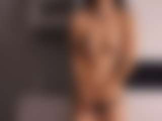 Live cam show with Delly - Skinny on Camsoda