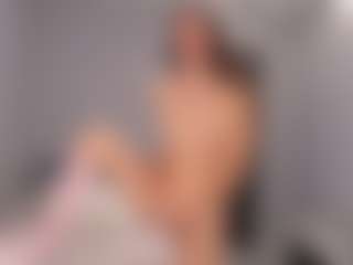 Live cam show with Delly - Wet on Camsoda