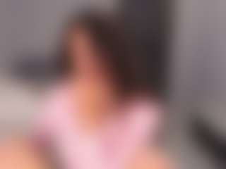 Live cam show with Delly - Fingering on Camming Site