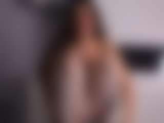 Live cam show with Delly - Skinny White on Camsoda