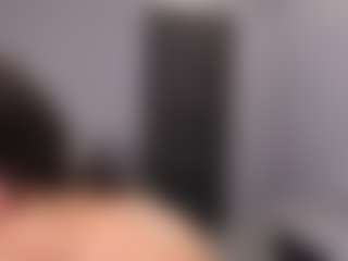 Show en direct avec Delly - Hairy Pussy Toys sur Camsoda