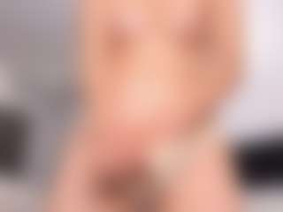 Live cam show with Delly - Sexwebcam Athletic on AdultVida.com