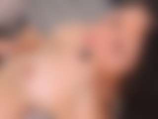 Live cam show with Delly - Spank Big Tits on SxyPornLive