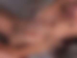 Live cam show with Delly - Athletic Shaved Pussy on SmokeAndPoke