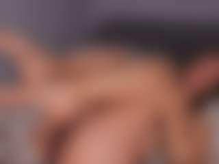 Live cam show with Delly - Athletic Big Ass on slutload