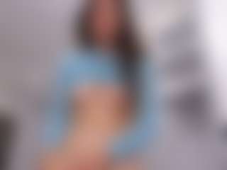 Live cam show with Delly - Fingering on Camsoda