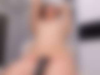 Live cam show with Delly - Athletic Blowjob on Camsoda