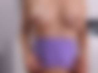 Live cam show with Delly - Young Adult on studioflirtlive.com