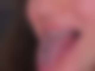 Spettacolo in cam dal vivo con Delly - Full Nudity su Camsoda