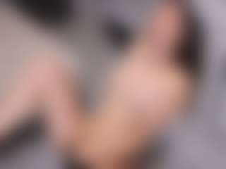 Live cam show with Delly - Anal on Camsoda