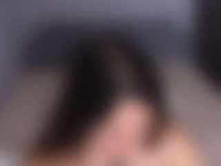 Live-Cam-Show mit Delly - Skinny auf Camsoda