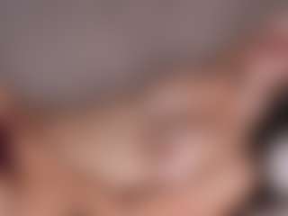 Spettacolo in cam dal vivo con Delly - Dildo su Camsoda