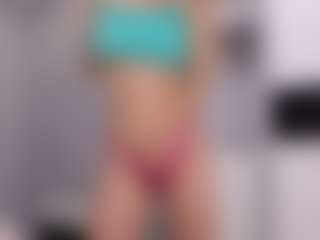 Live cam show with Delly - Bikini on Camversity