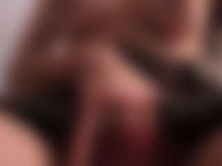Live cam show with Delly - Solo on Camsoda