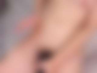 Live cam show with Delly - Teen (18+) on StripNow