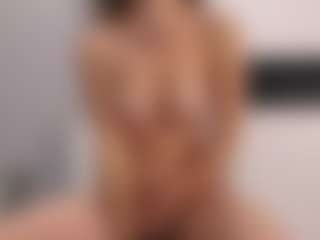 Live cam show with Delly - Athletic Bedroom on Strip Flash - Live Sex Shows