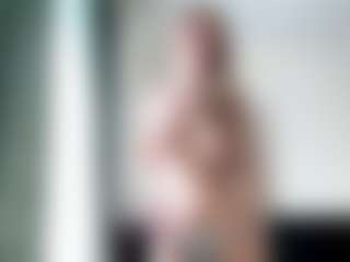 Live cam show with Sofia - Teasing on Gym Cam Girls