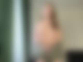 Live cam show with Sofia - Tongue on Camsoda