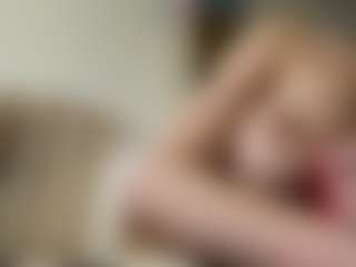 Live cam show with Sofia - Tongue on livesuperchat.net