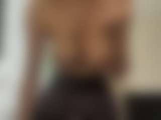 Live cam show with Sofia - Teasing on CamwithHer