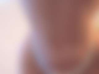 Live cam show with ElvinaBrowning - Legs on crypto-cams