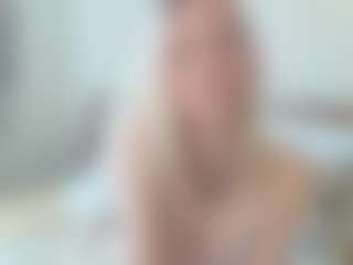 Live cam show with ElvinaBrowning - Legs on Stripli.com