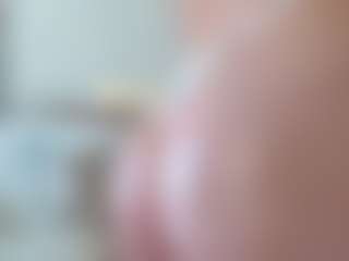 Live cam show with ElvinaBrowning - Legs on TastyBlacksLive