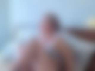 Live cam show with ElvinaBrowning - Tongue on Fling VIP Chat