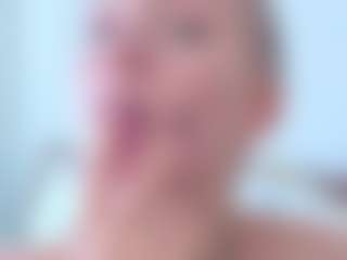 ElvinaBrowning's Live Sex Cam Show